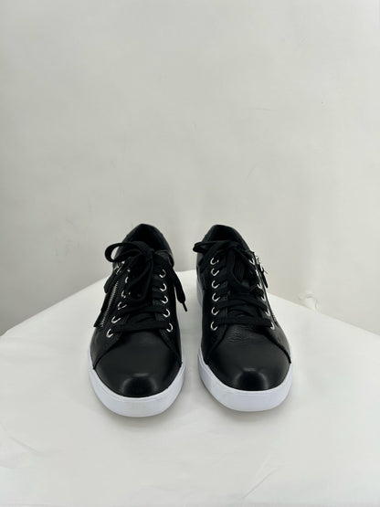 Black W Shoe Size 9 MUNRO Sneakers