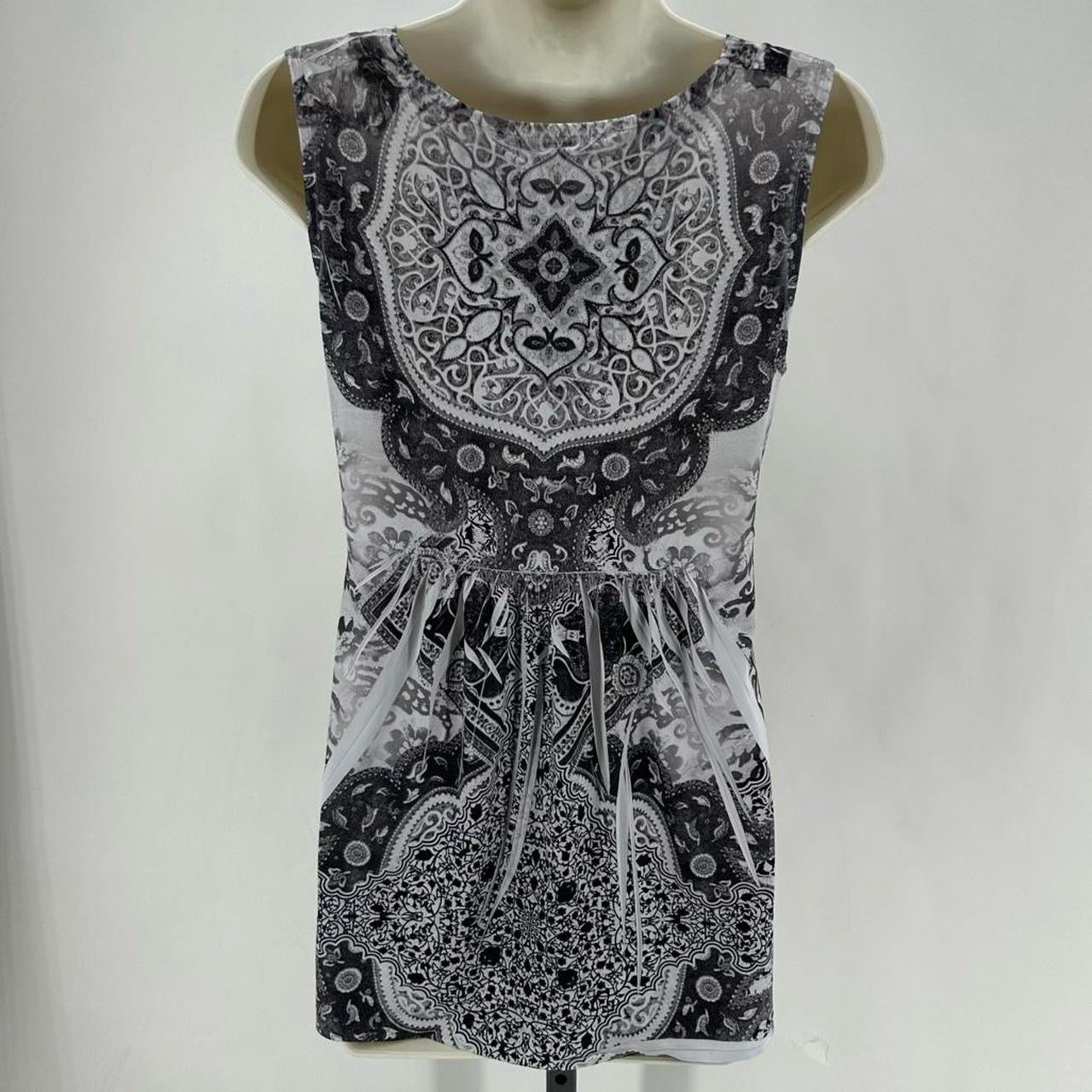 Size S APT 9 Shirt