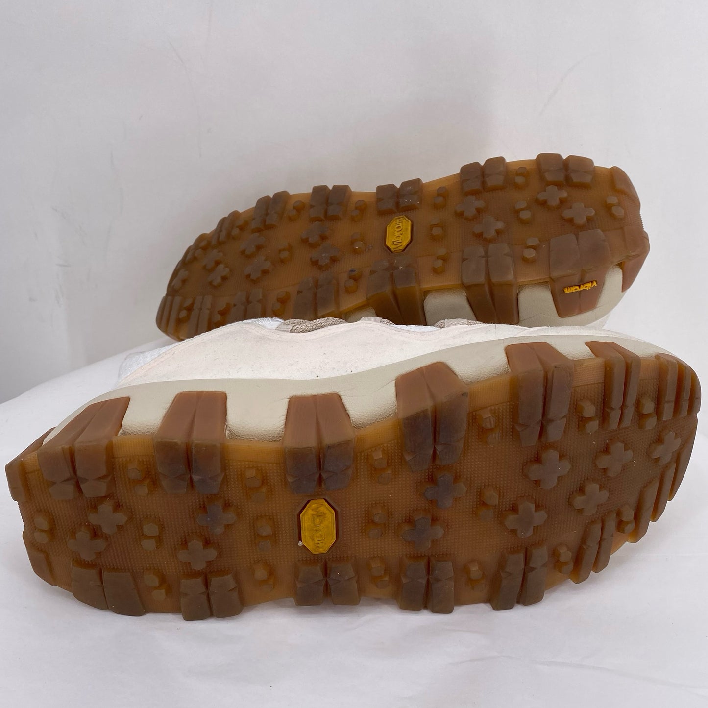 WHITE/GOLD W Shoe Size 40 Vibram Sneakers