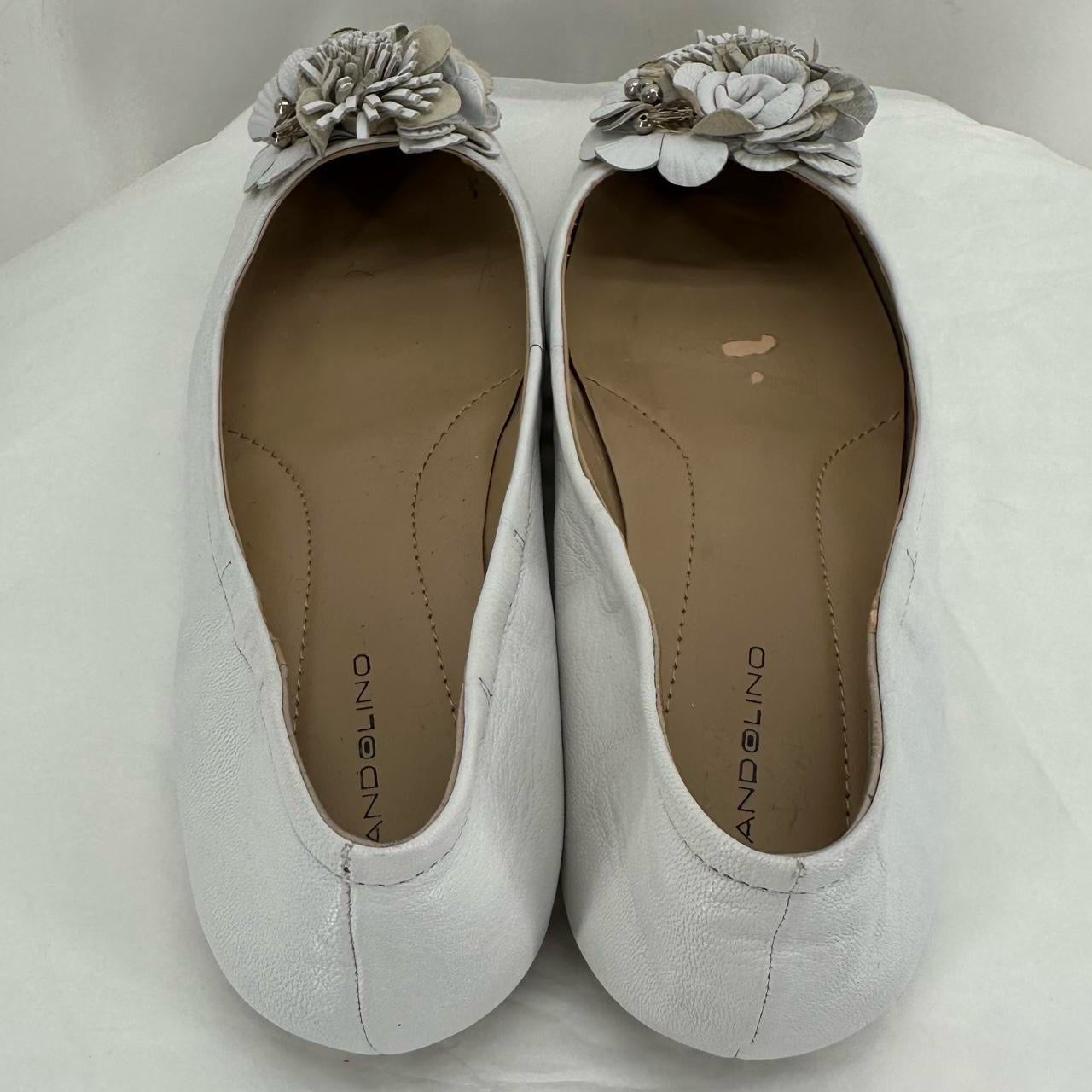 White W Shoe Size 10 BANDOLINO Flats