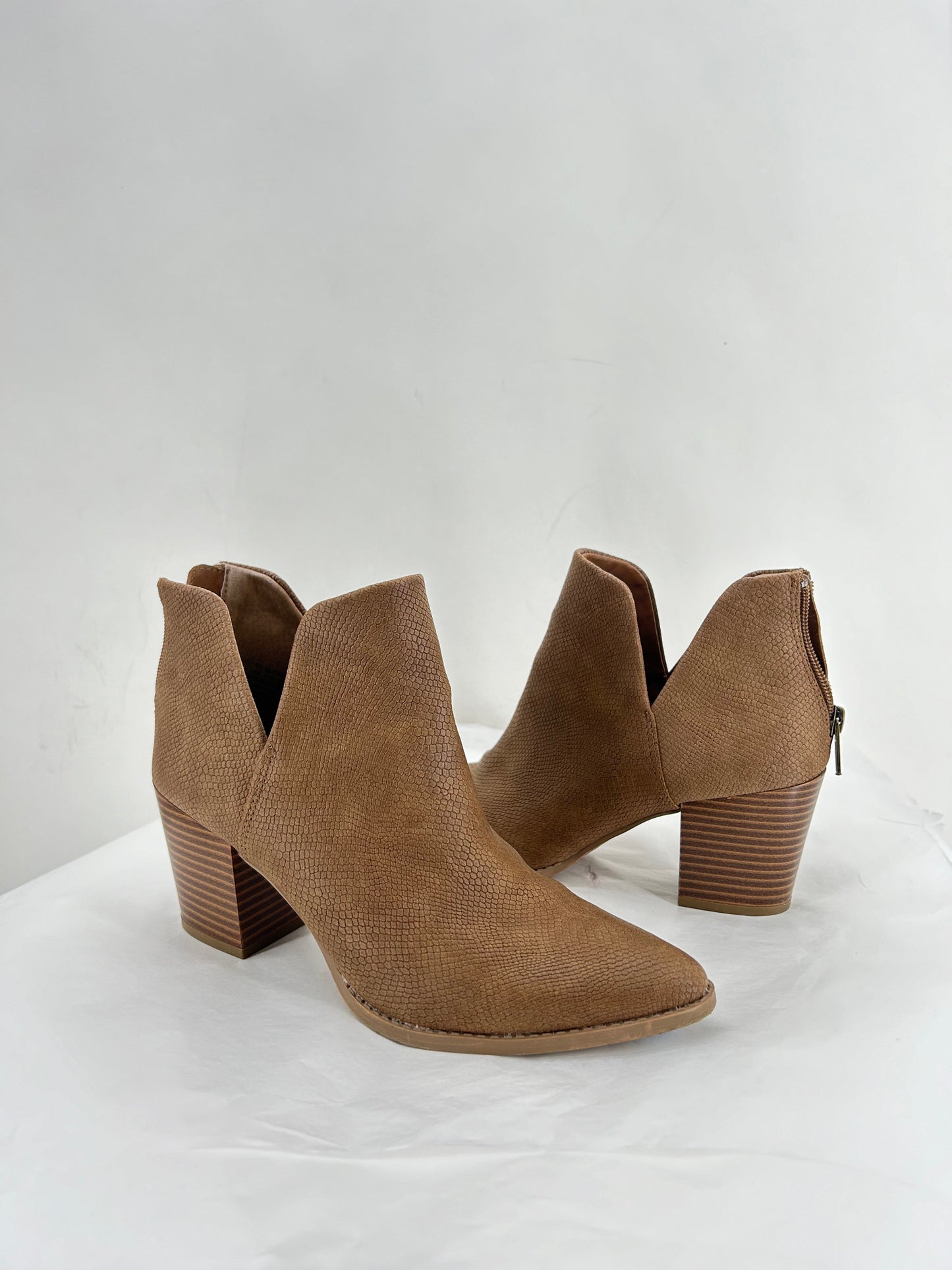 Tan W Shoe Size 6 SUN & STONE shooties/booties