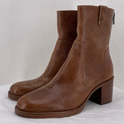 BROWN W Shoe Size 8 VINCE CAMUTO Boots