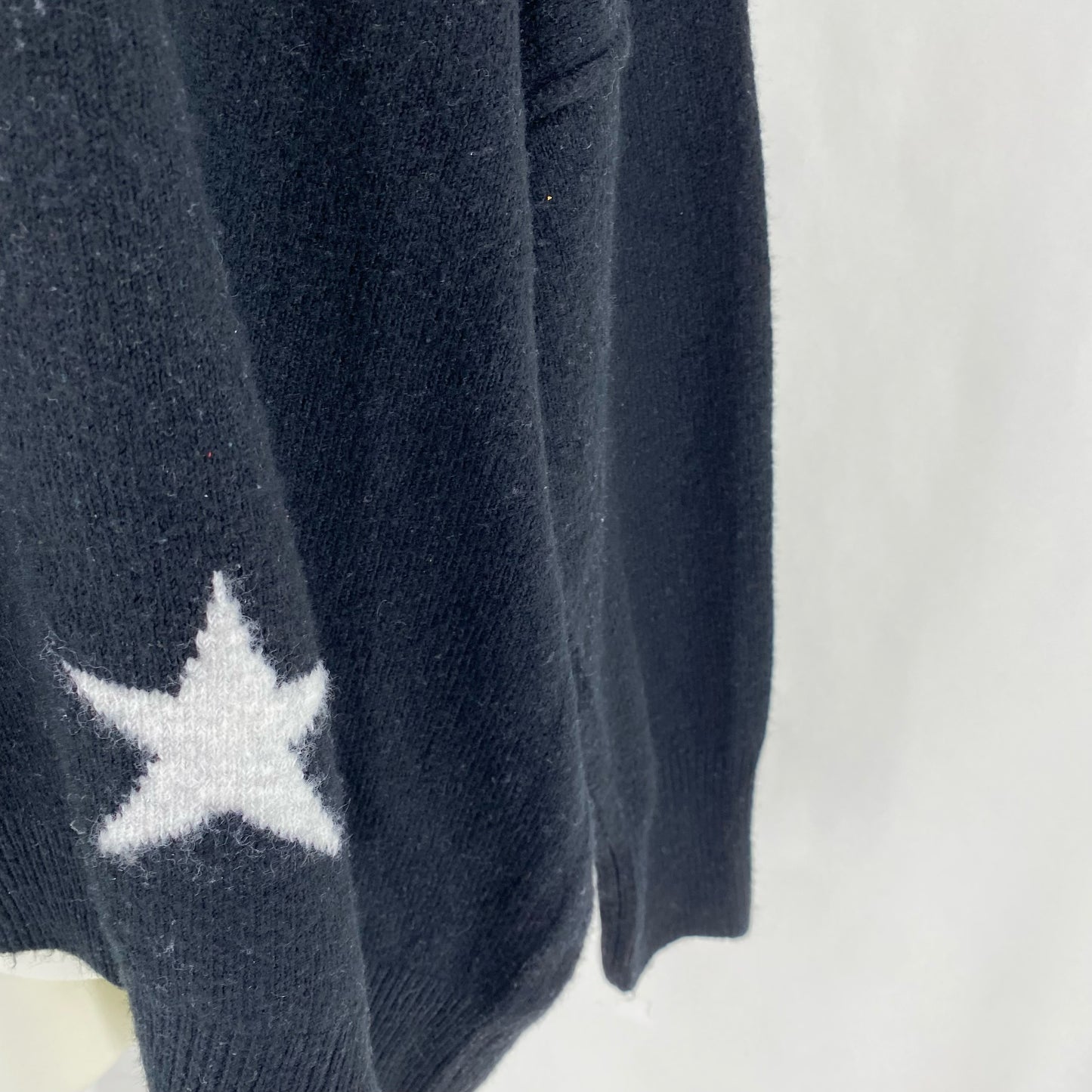 VINCE CAMUTO Size L STARS Sweater