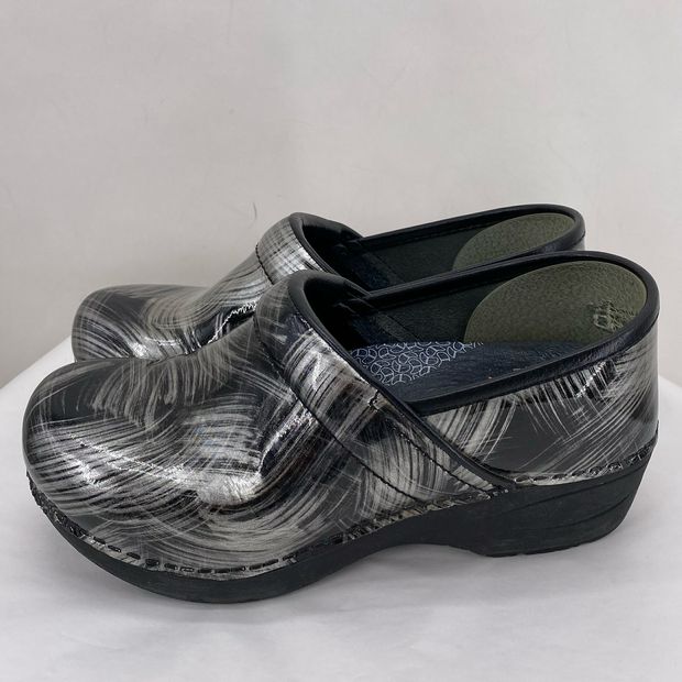 BLACK/SILVER W Shoe Size 36 DANSKO Clog