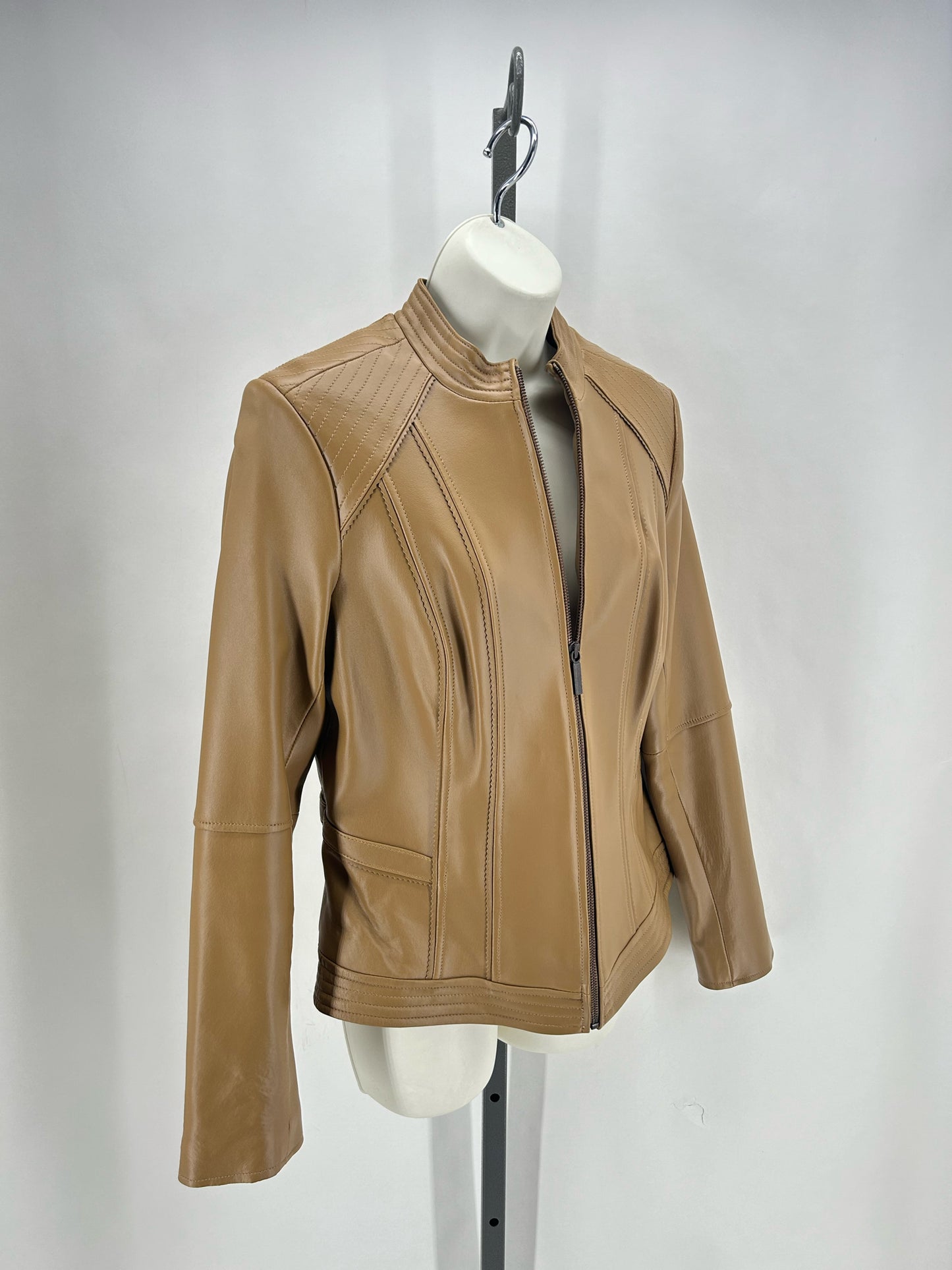 Size 8 GILI Leather Jacket (Outdoor)