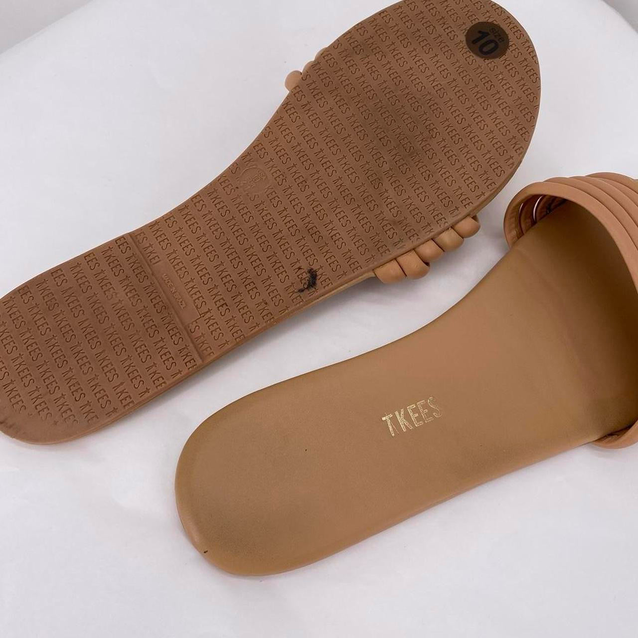 Taupe W Shoe Size 10 Sandals