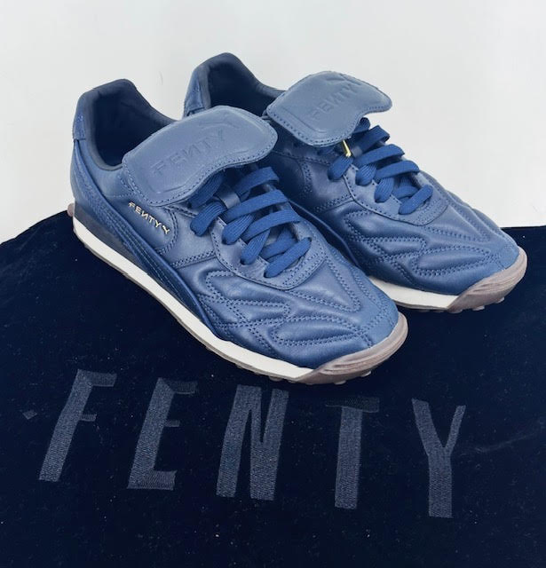 Navy W Shoe Size 8.5 PUMA Sneakers
