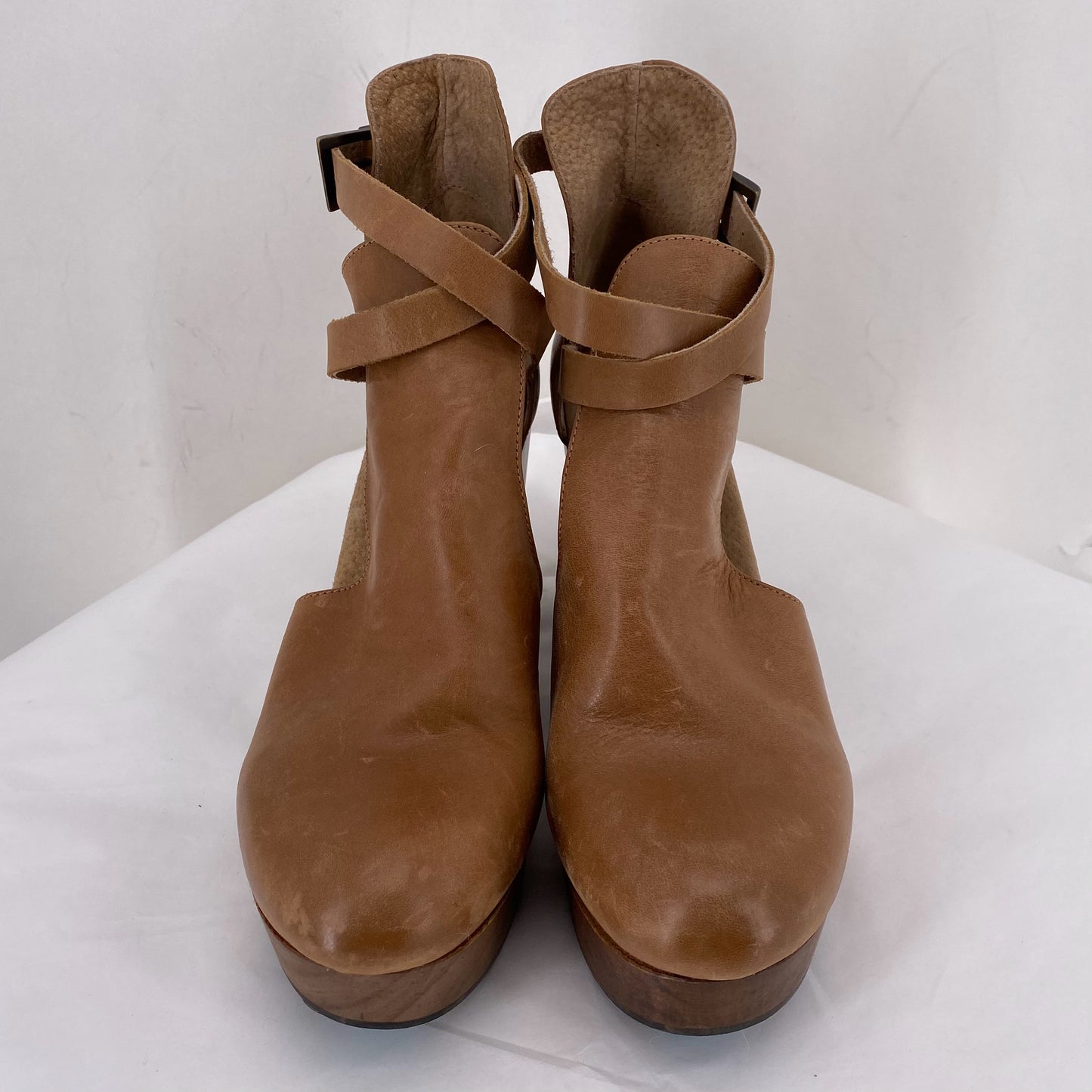 BROWN W Shoe Size 38 FREE PEOPLE Heels