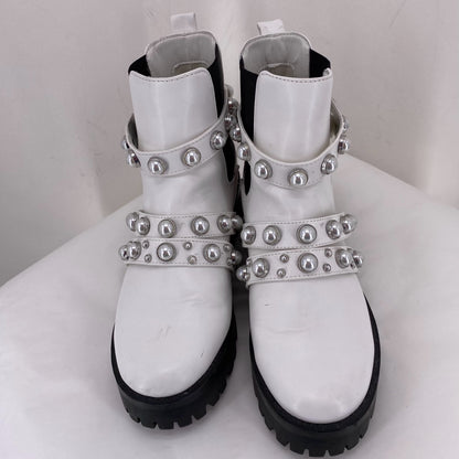 White W Shoe Size 8 BP. Boots