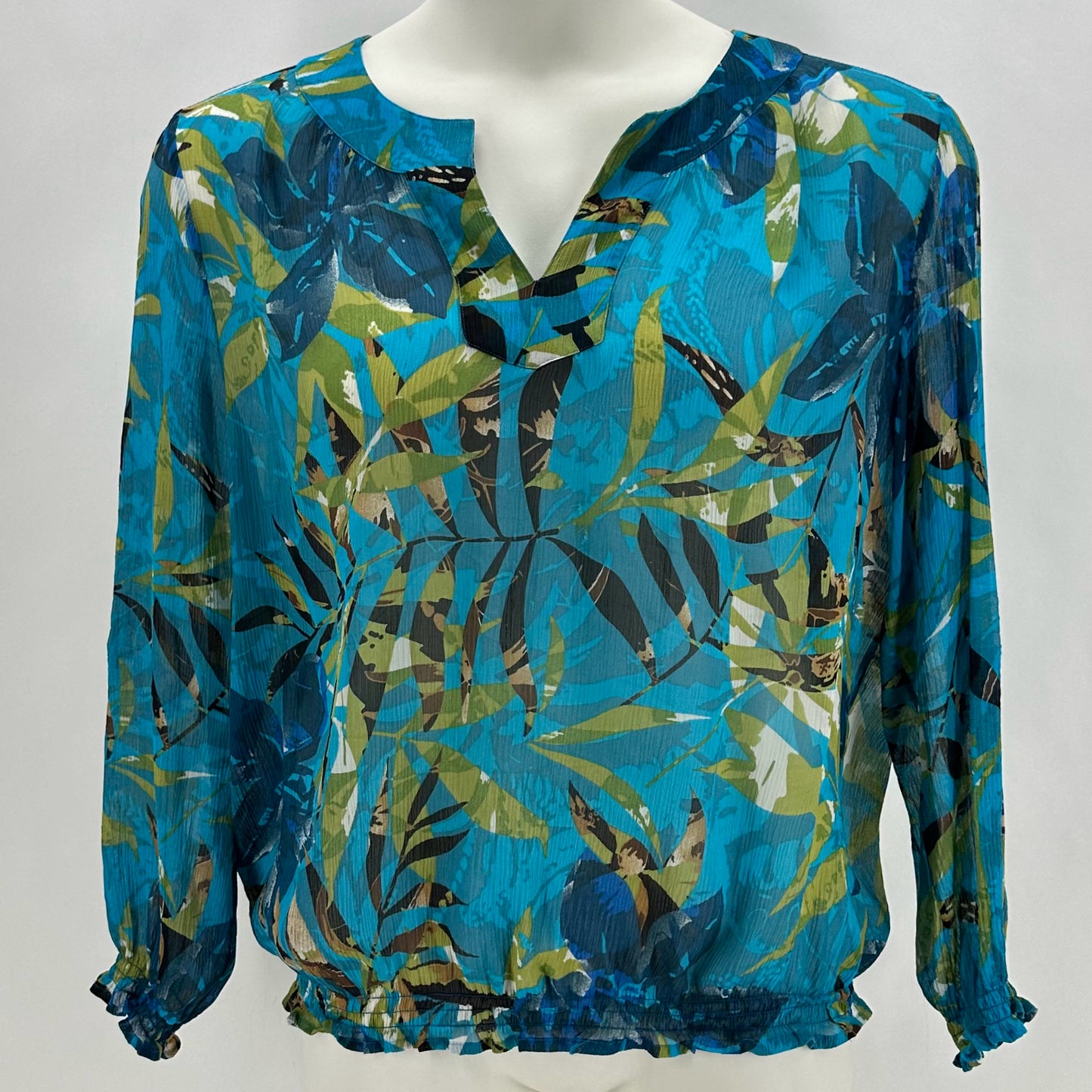 Size 2 CHICO'S FLOWERS Shirt