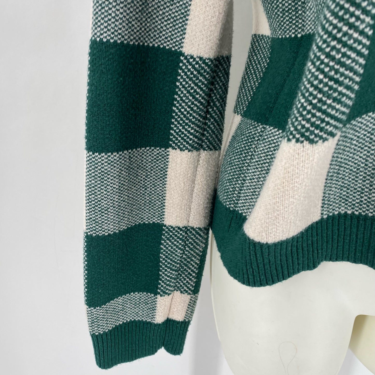 Size M ANTHROPOLOGIE Plaid Sweater