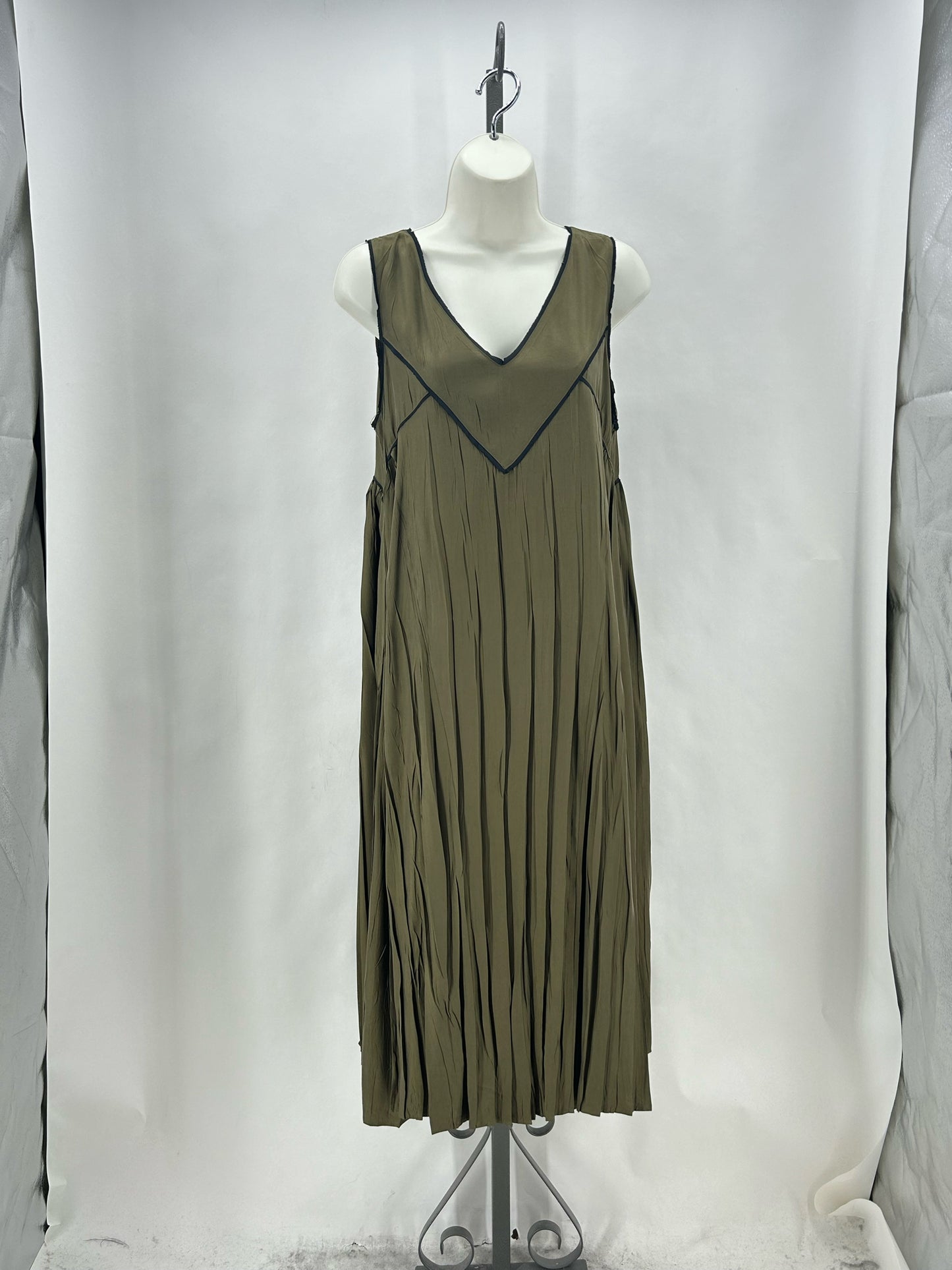 Size L COTELAC Dress