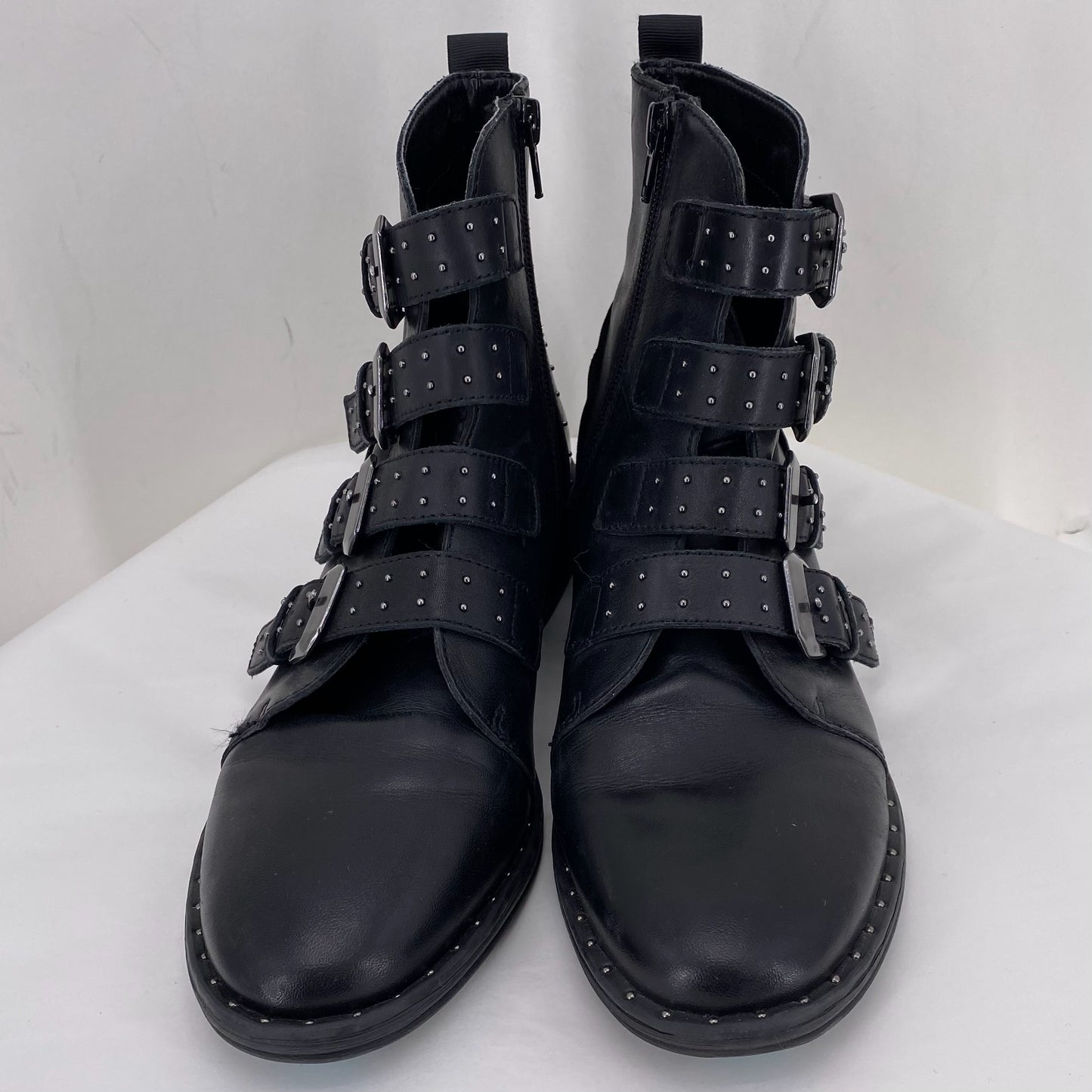 Black W Shoe Size 7.5 STEVE MADDEN shooties/booties