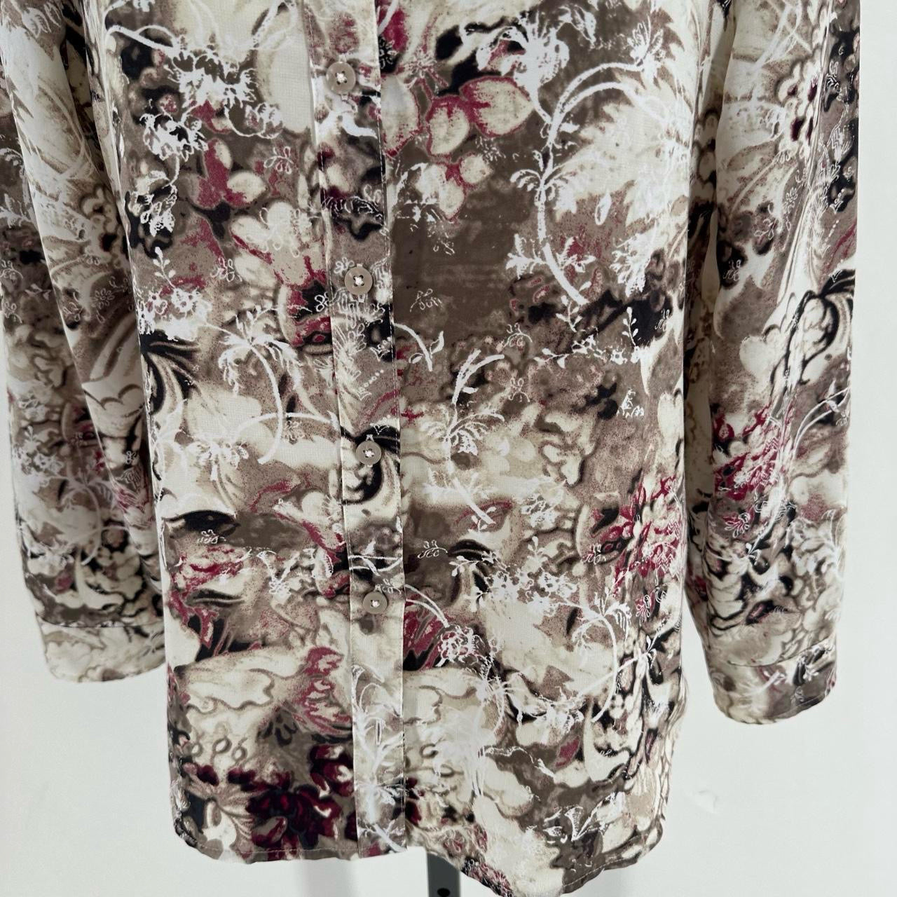 Size 0 CHICO'S Floral Shirt
