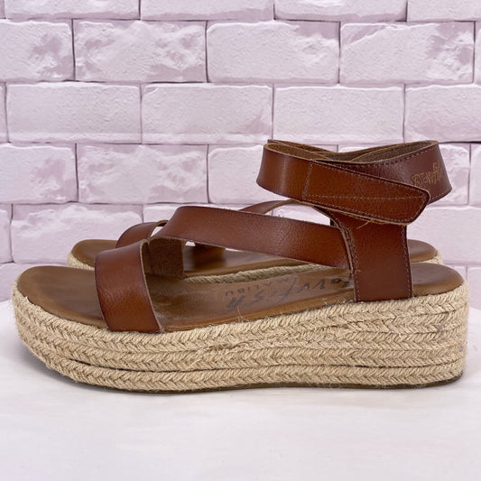 BROWN W Shoe Size 9 BLOWFISH Sandals