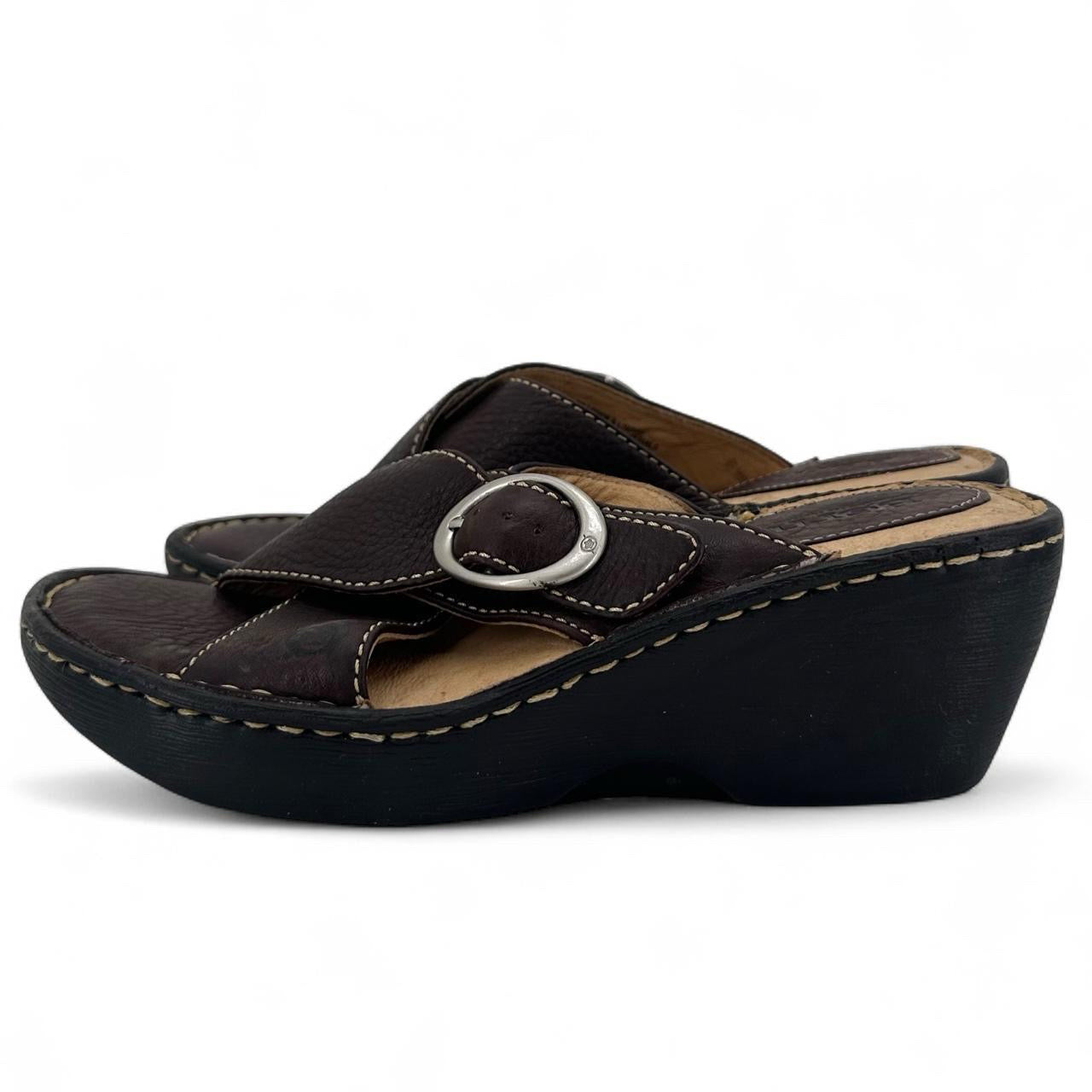 BROWN W Shoe Size 7 BORN Sandals