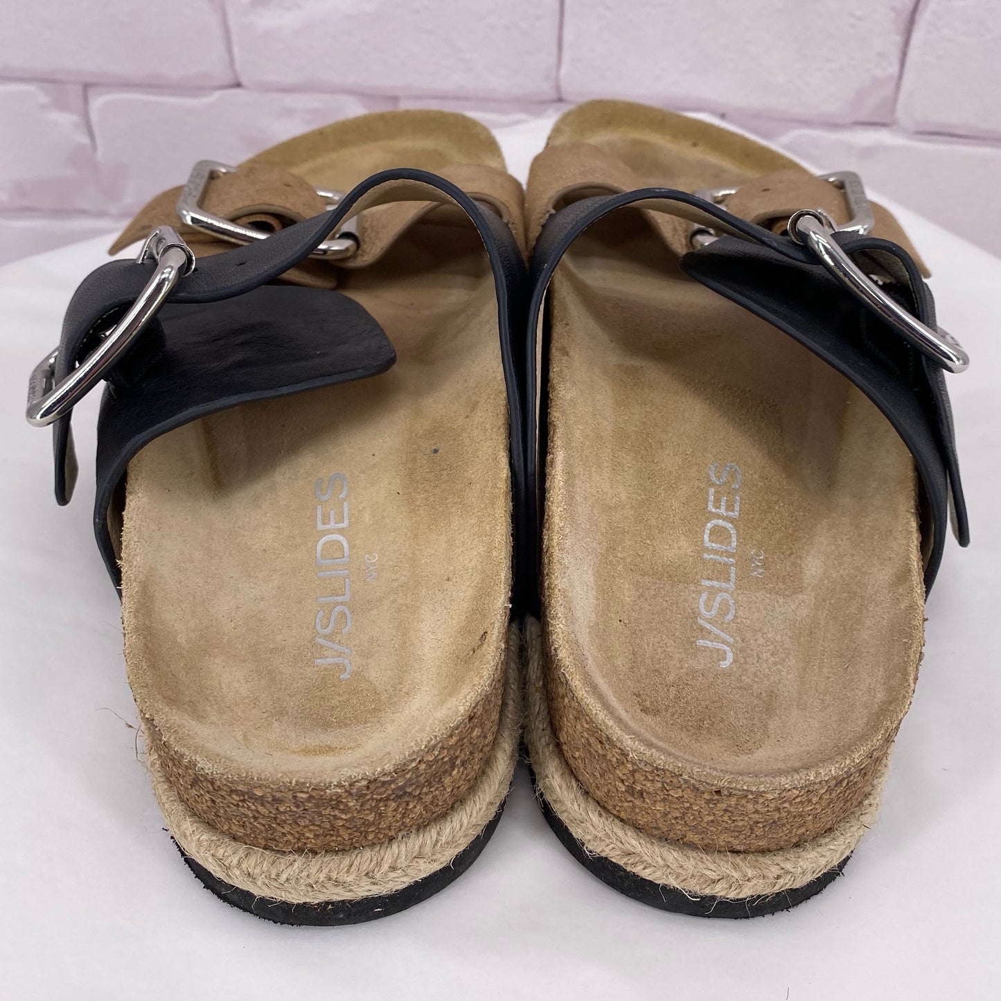 BLACK/GOLD W Shoe Size 7 Sandals