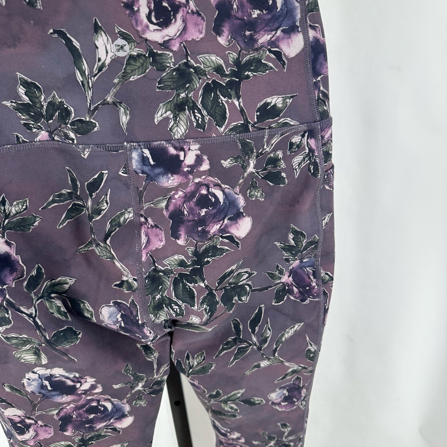 Size XL REEBOK FLOWERS Athletic Wear