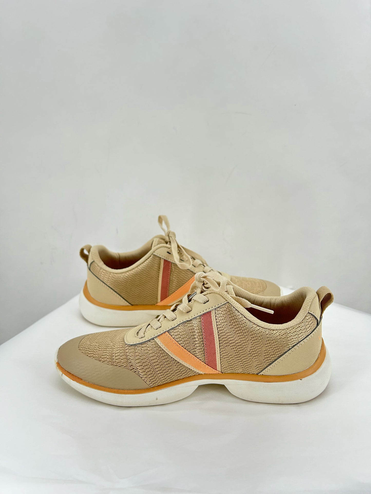 Tan W Shoe Size 7.5 VIONIC Sneakers