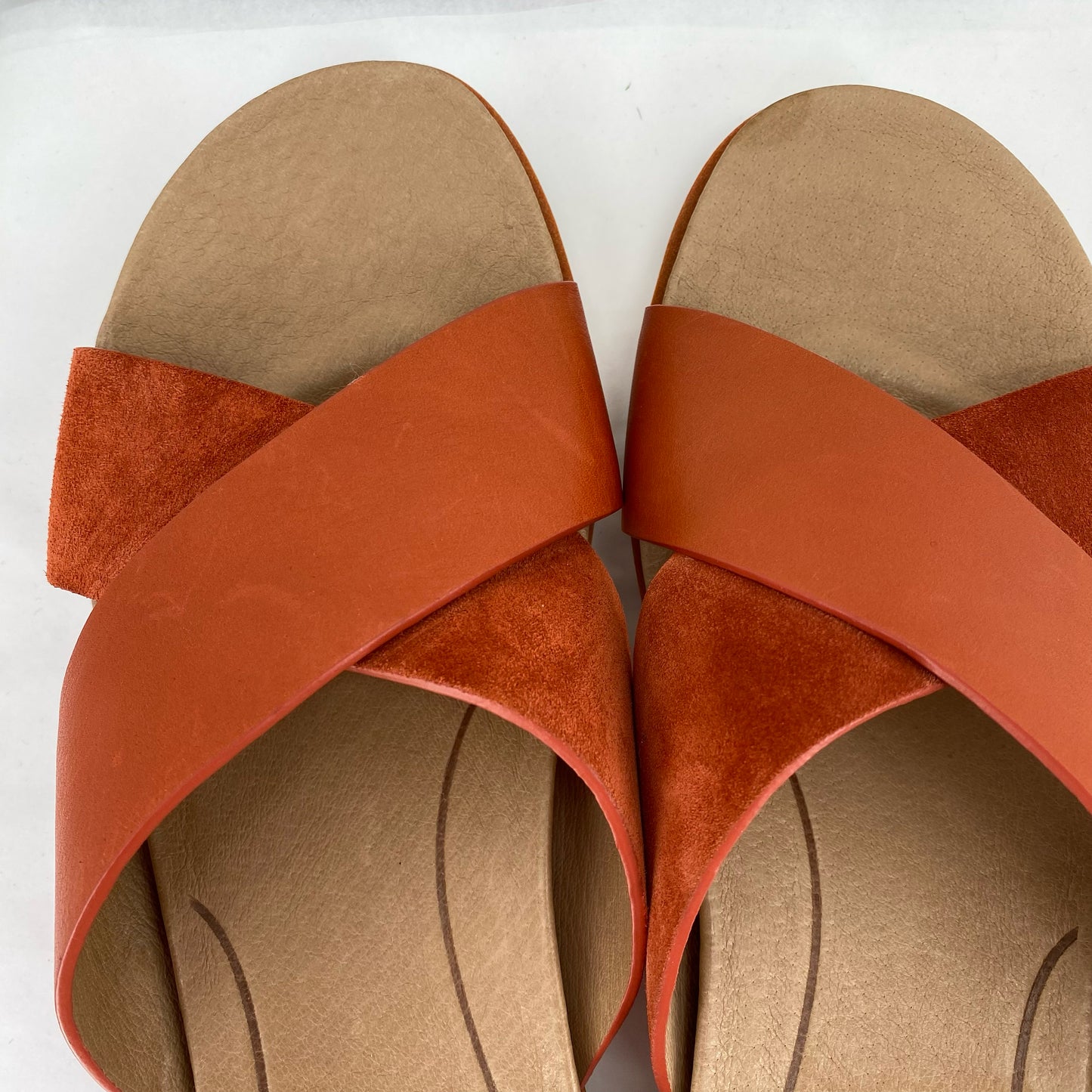 Orange W Shoe Size 10 UGG Sandals