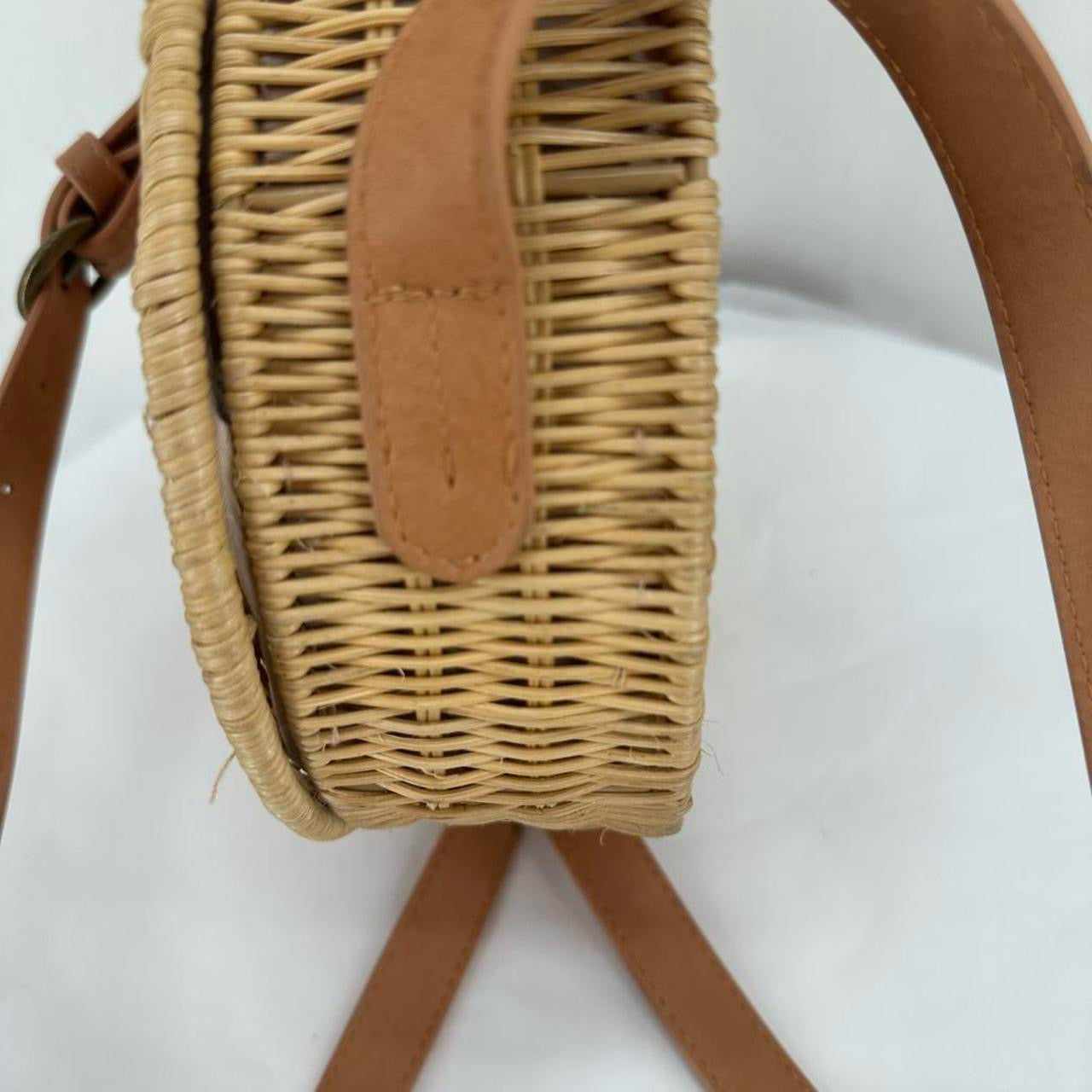 Tan UNIVERSAL THREAD Cross-body