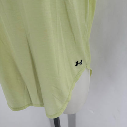 Size M UNDER ARMOUR Athletic Wear