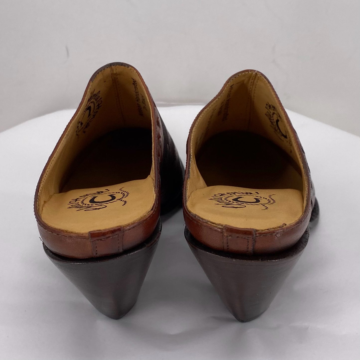 REDDISH BROWN W Shoe Size 7 CHARLIE HORSE shooties/booties