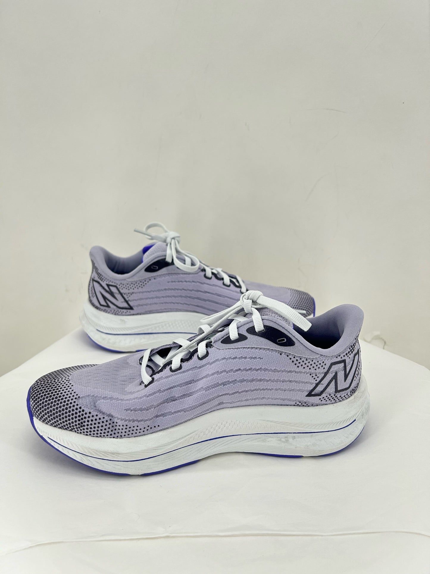 LAVENDER W Shoe Size 8 NEW BALANCE Sneakers