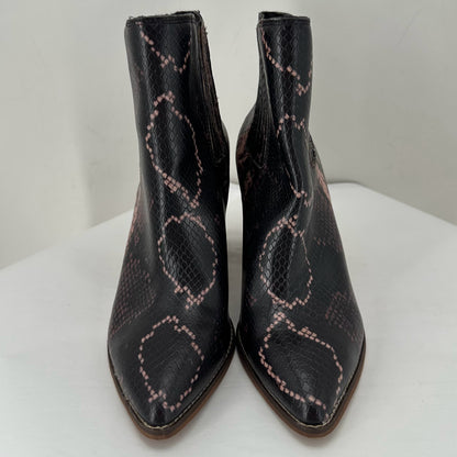 Black W Shoe Size 6.5 STEVE MADDEN shooties/booties