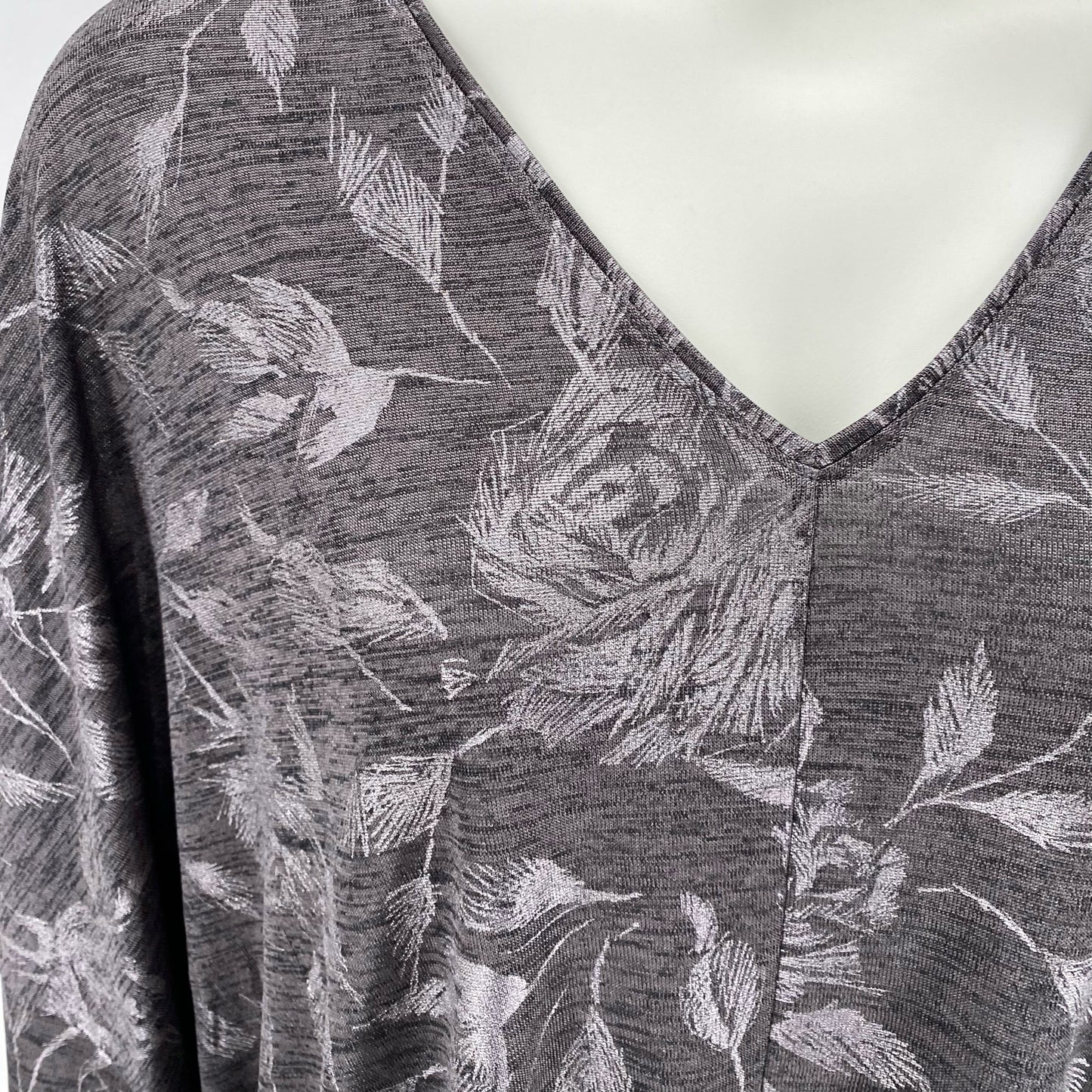 Size XL WHITE HOUSE BLACK FLOWERS Shirt