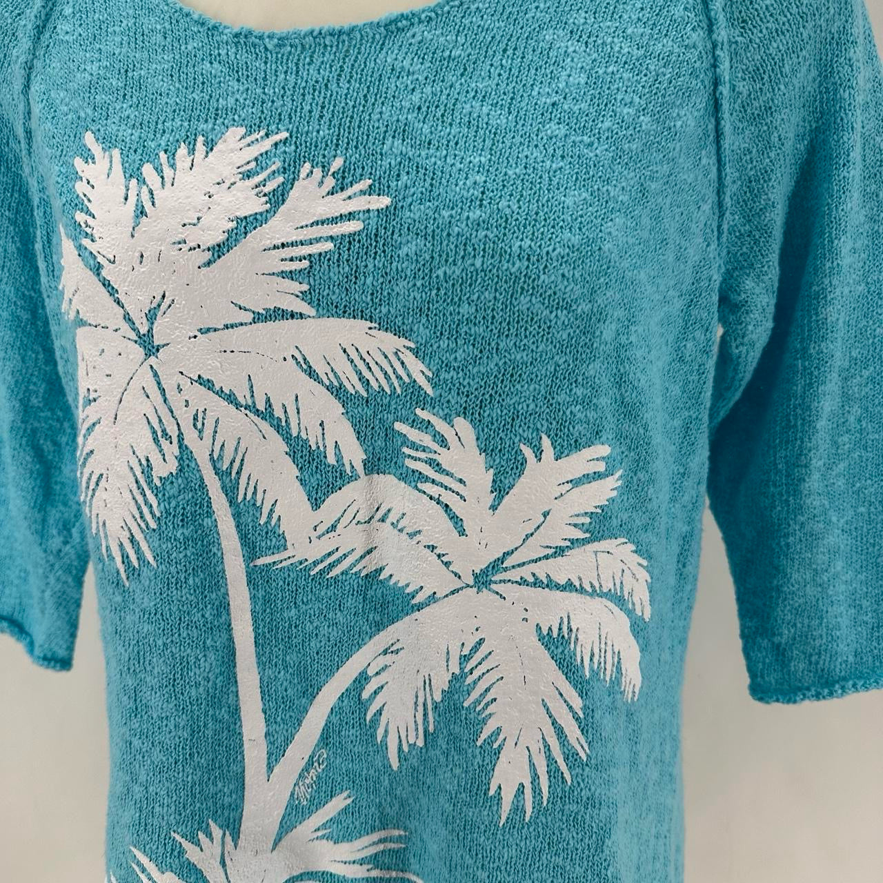 Size S VICTORIA PALM TREES Shirt