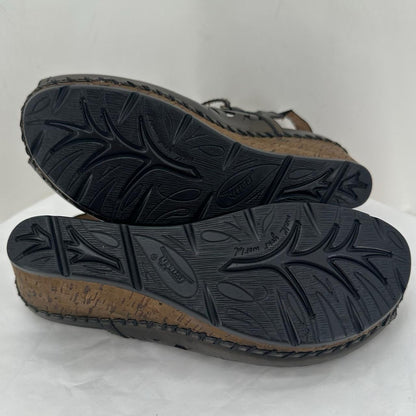 Bronze W Shoe Size 7.5 EARTH Sandals