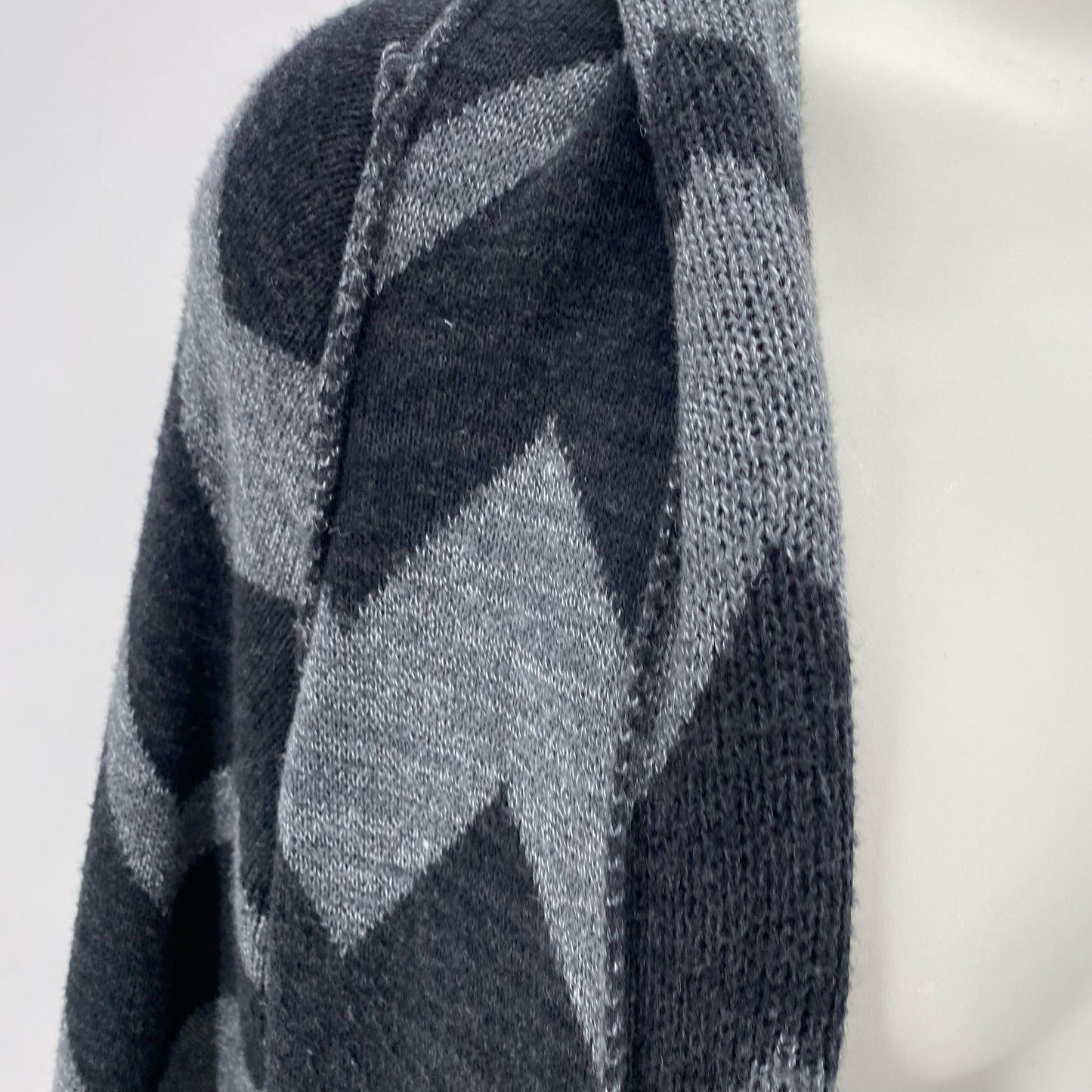 Size 0 TORRID ZIGZAG Cardigan