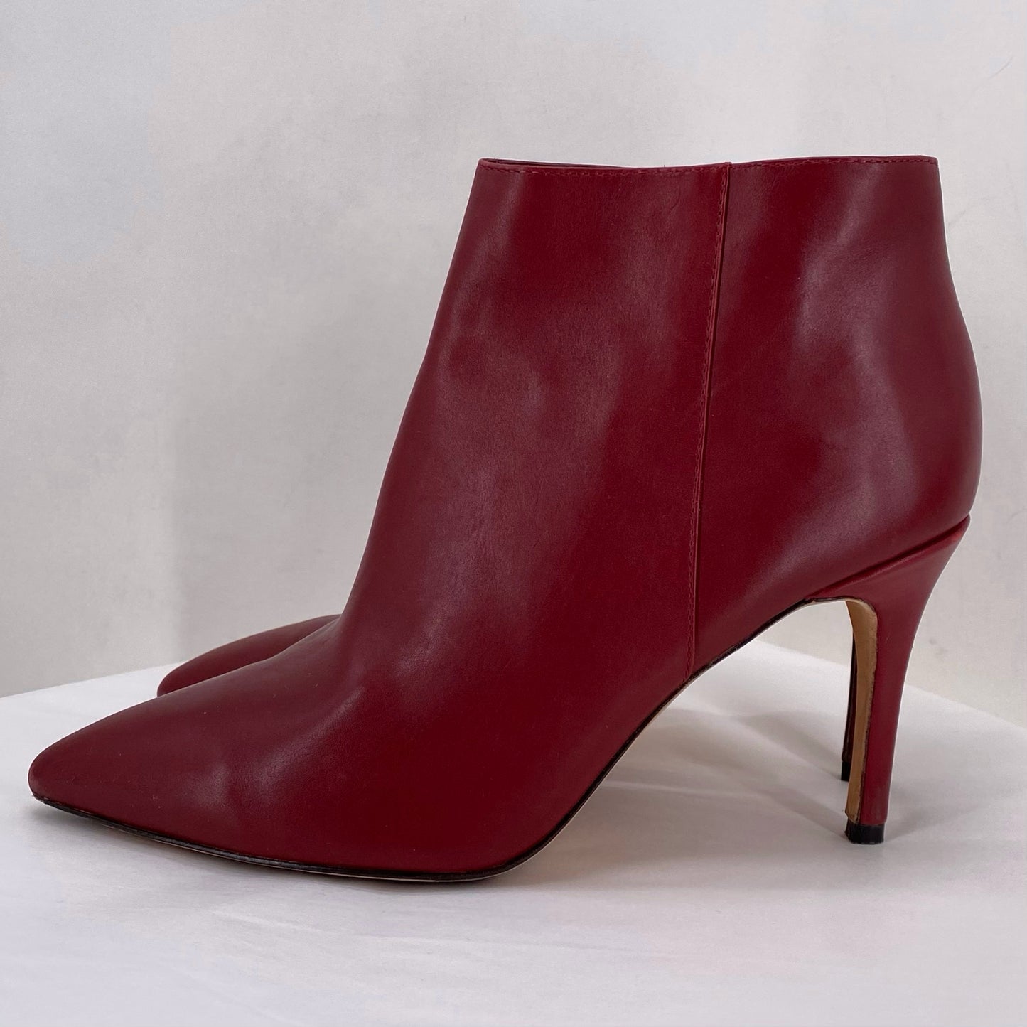 Red W Shoe Size 8 shooties/booties
