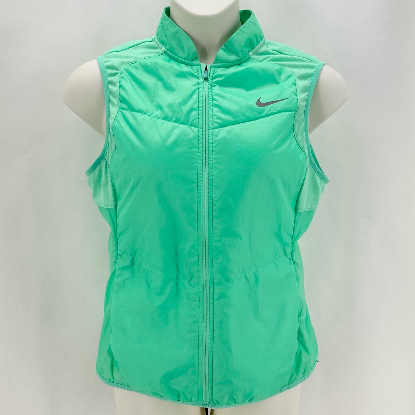 Size XL NIKE Athletic Wear