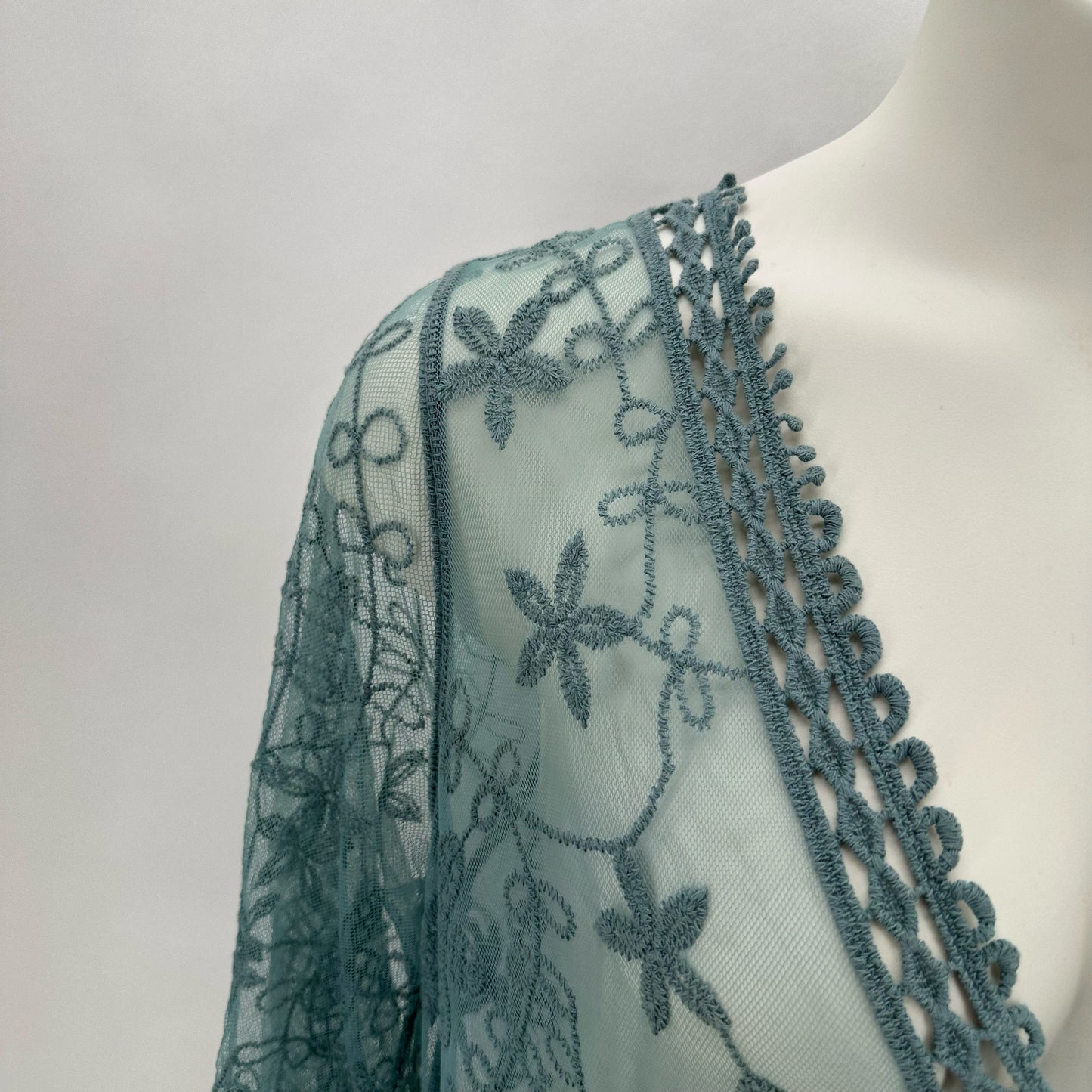 Size M NO TAG Lace Tunic