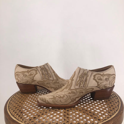 Cream W Shoe Size 6.5 CHARLIE HORSE shooties/booties