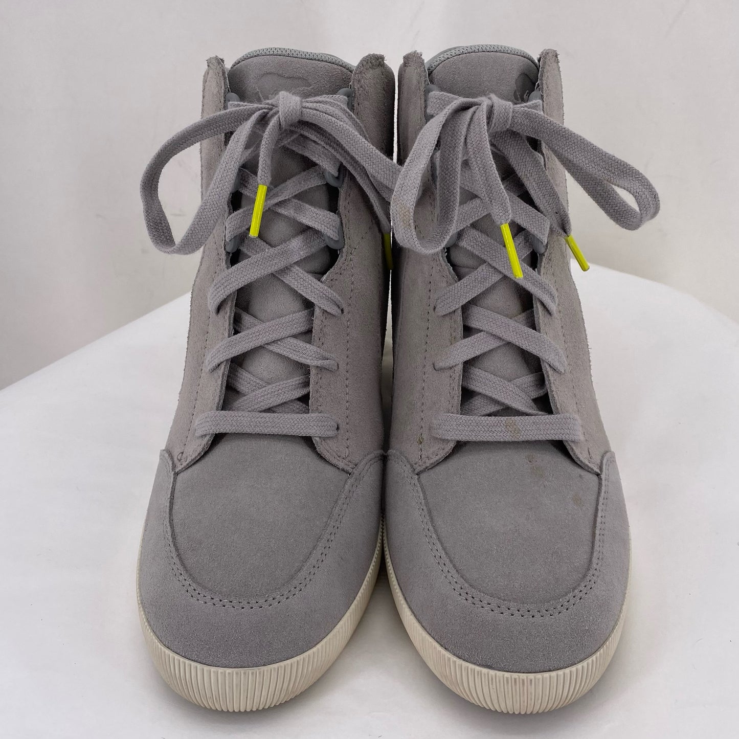 Gray W Shoe Size 10 SOREL shooties/booties