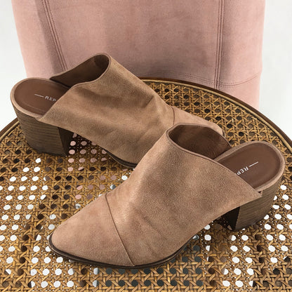 Tan W Shoe Size 6.5 REPORT shooties/booties