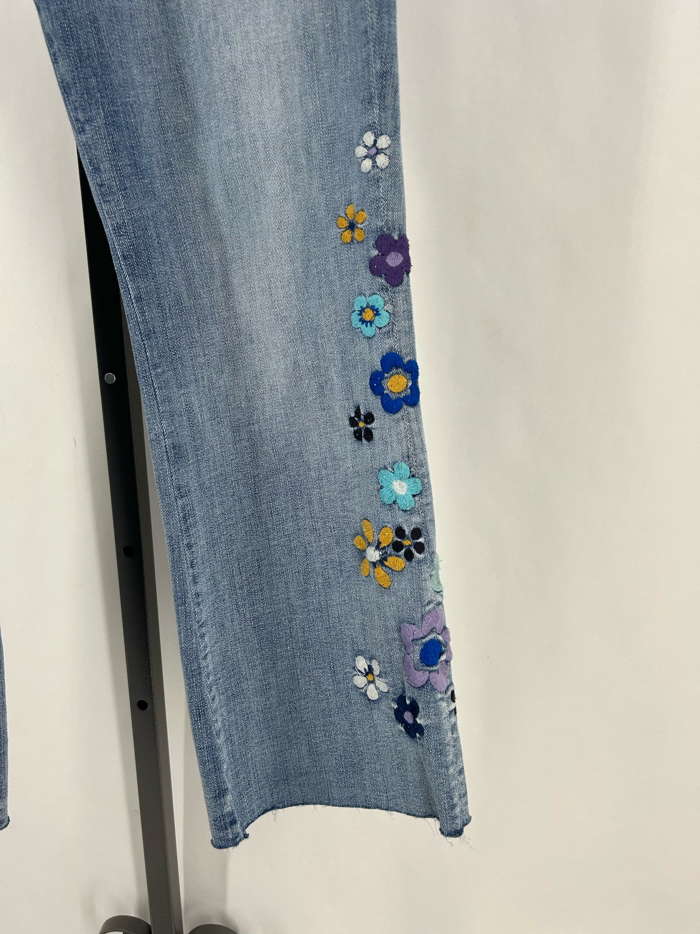 Size 31 driftwood FLOWERS Jeans