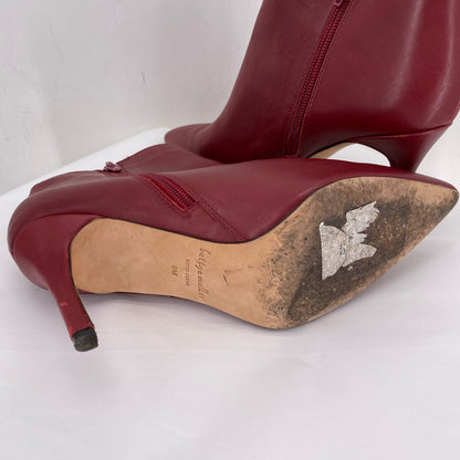 Red W Shoe Size 8 shooties/booties
