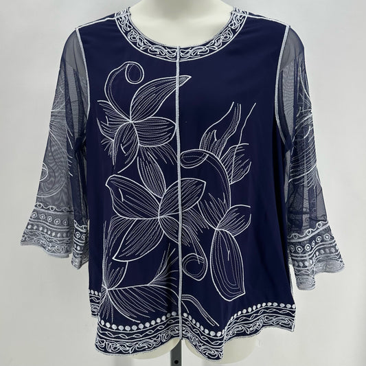 Size 3 CHICO'S FLOWERS Shirt