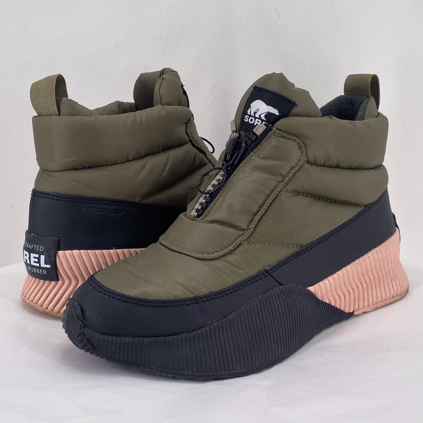 Green W Shoe Size 8 SOREL shooties/booties