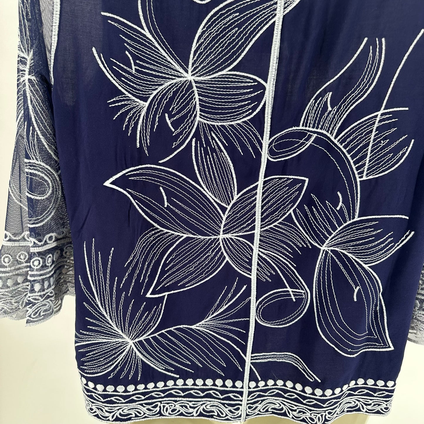 Size 3 CHICO'S FLOWERS Shirt