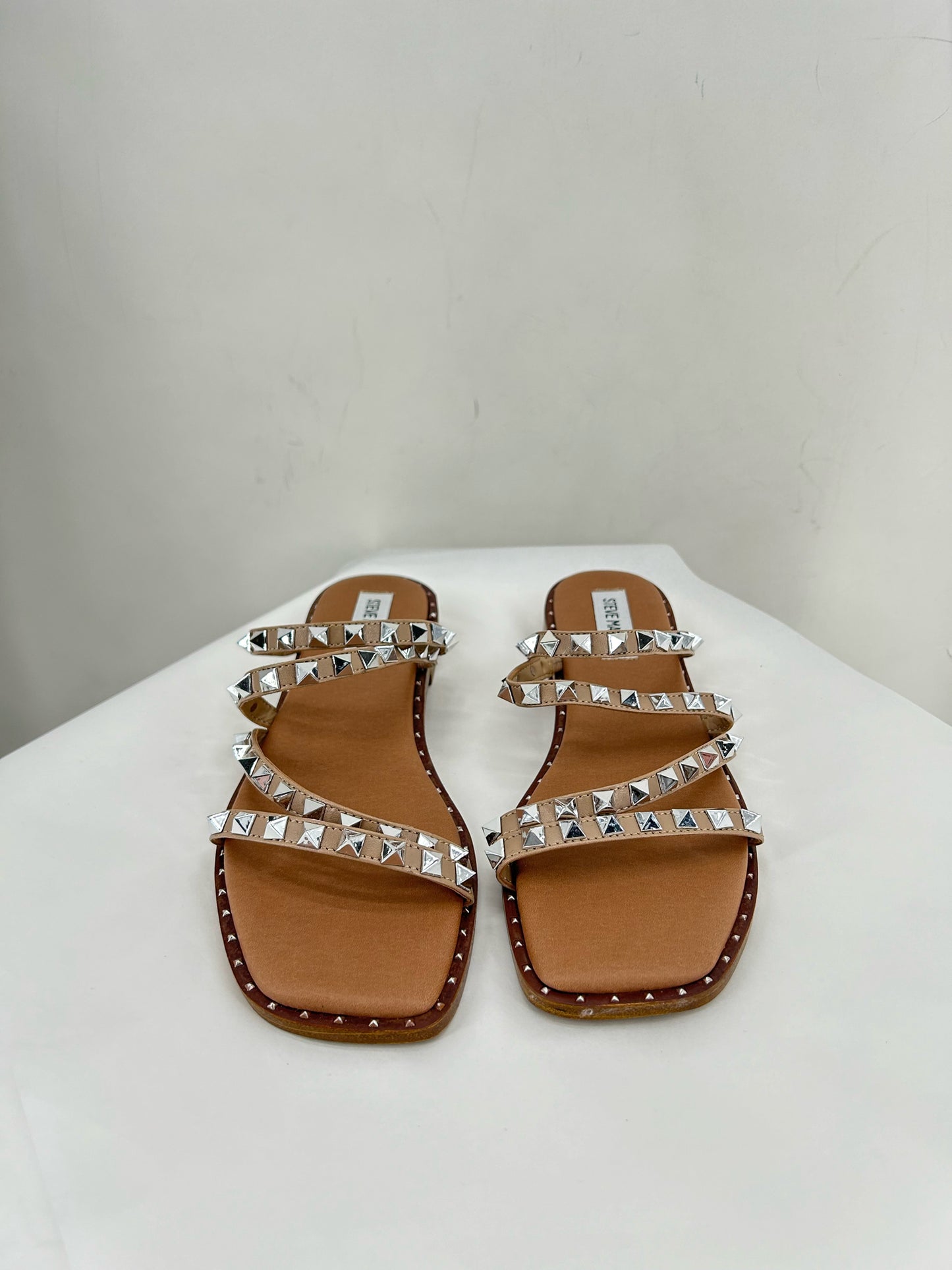 Tan W Shoe Size 8.5 STEVE MADDEN Sandals
