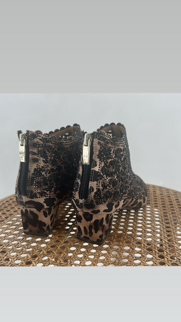 BLACK/BROWN W Shoe Size 7 J RENEE shooties/booties