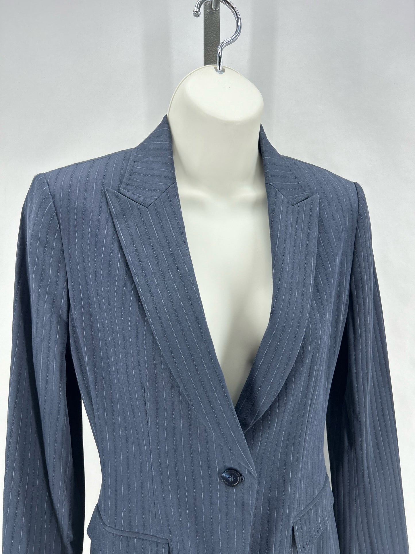 Size 4 ELIE TAHARI Pinstripe Blazer