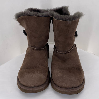 BROWN W Shoe Size 6 UGG Boots