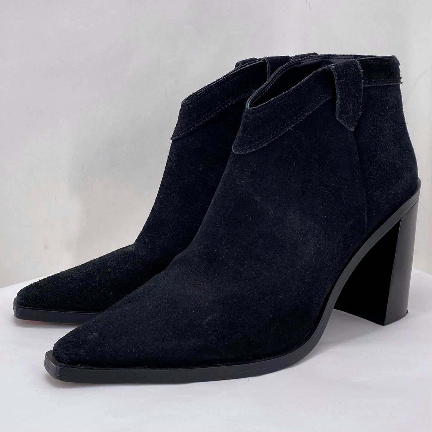 Black W Shoe Size 9 VINCE CAMUTO Boots