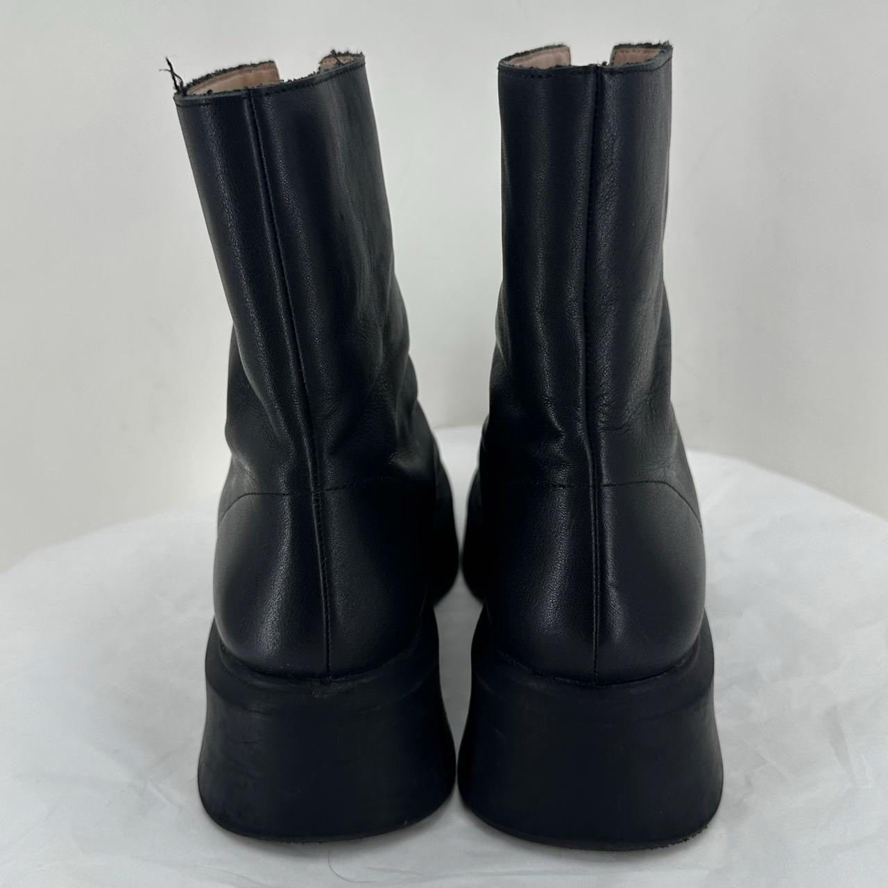 Black W Shoe Size 7 STEVE MADDEN Boots